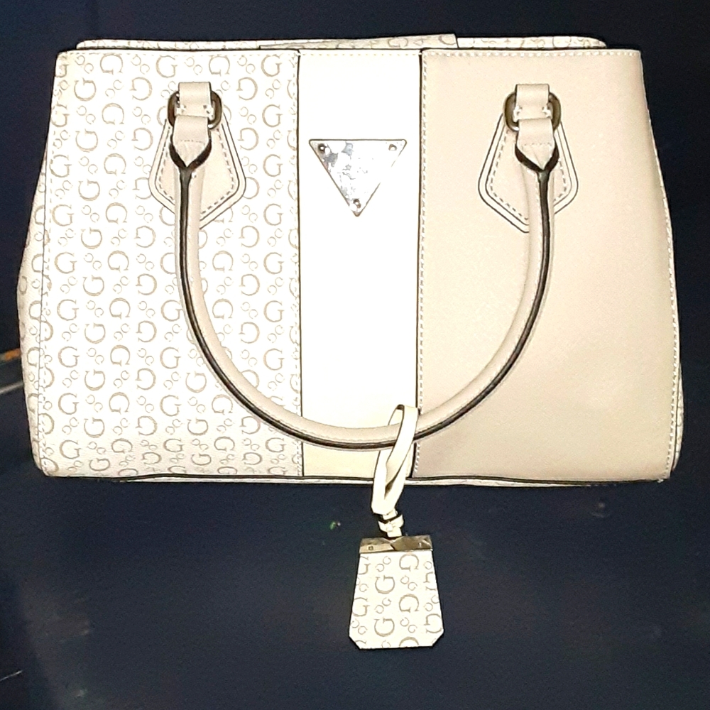 GUESS PURSE - Picture 5 of 5
